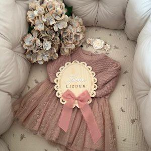 VINTAGE LACE™ - Drveni okvir sa imenom djeteta i mašnicom